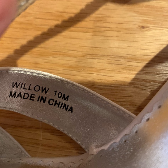 BRAND NEW Davids Bridal Willow Sandals-size 10M - Picture 5 of 5